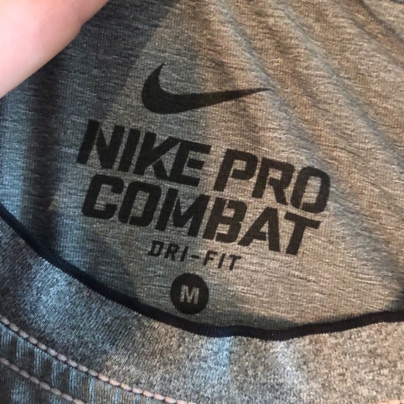 Nike Pro Combat Shirt Medium - Picture 2 of 2